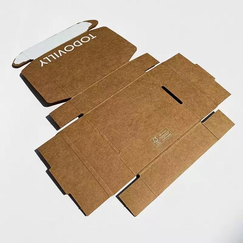Eco-friendly packaging box made from recyclable kraft paper